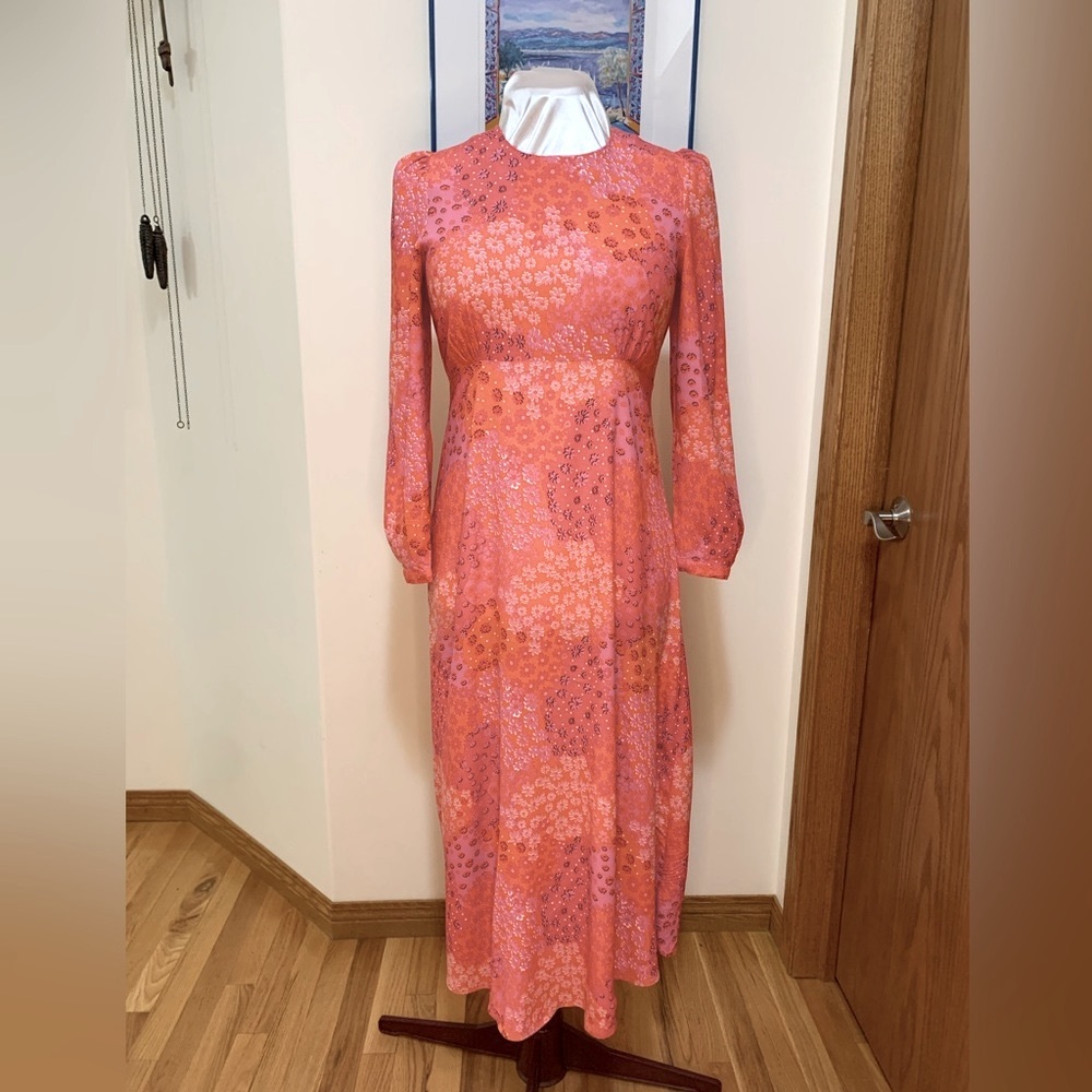 Beautiful long summer flower dress. US size 6 very flattering